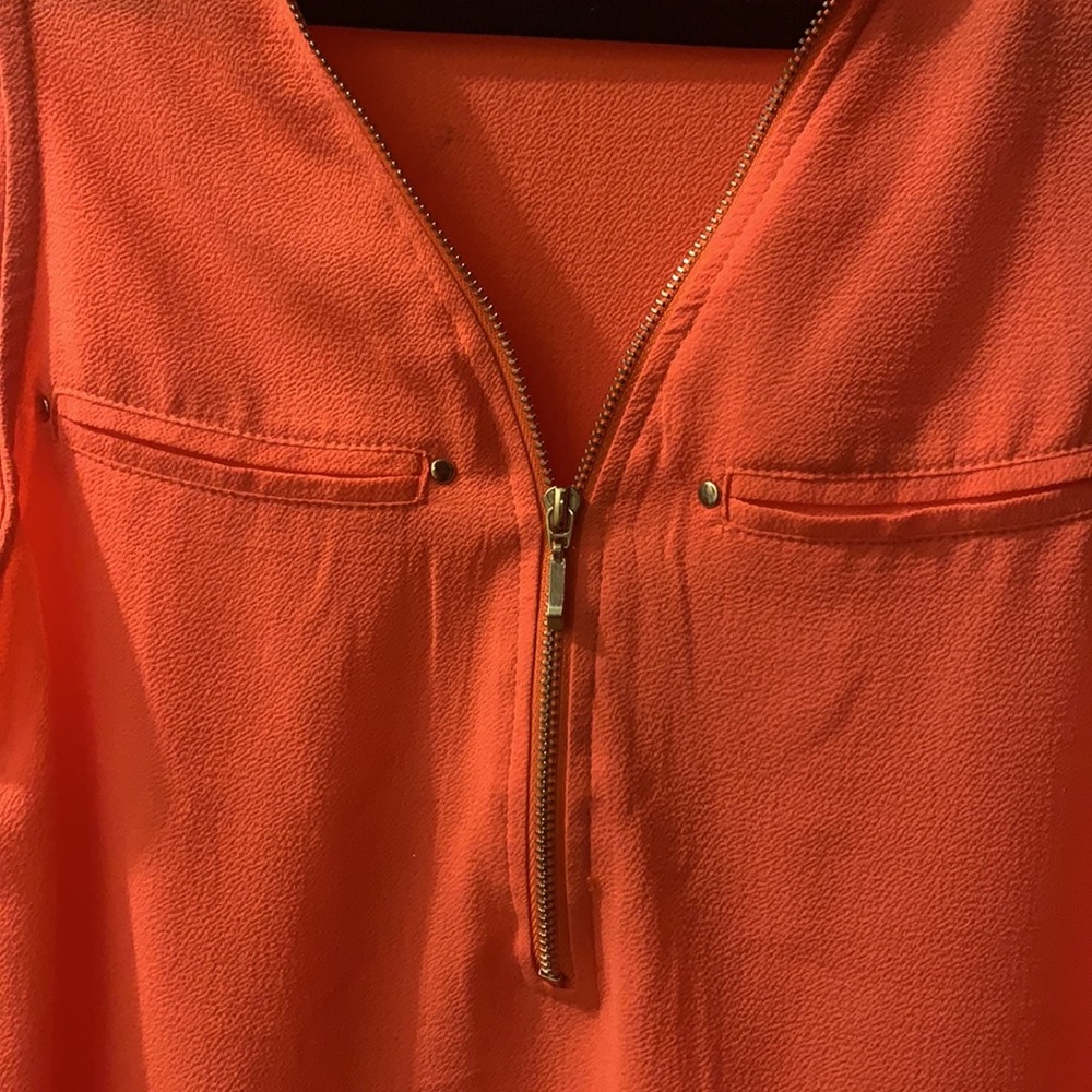 Tops - Picture 4 of 6